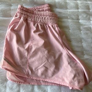 Pink hottie hot shorts (lululemon)